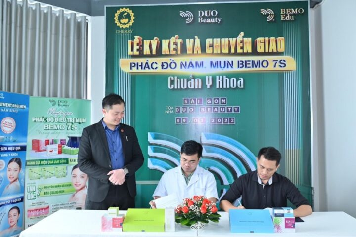 Lễ ký kết chuyển giao phác đồ điều trị mịn, nám chuẩn Y khoa Bemo 7S và GĐ đào tạo Đăng Duy cơ sở miền Nam