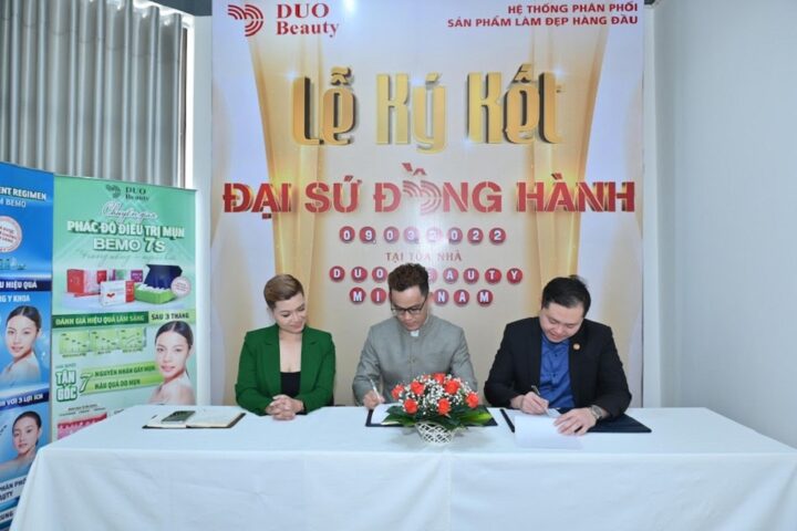 Lễ kí kết đại sứ đồng hành hệ thống DUO Beauty và Doanh Nhân Dương Quốc Đạt
